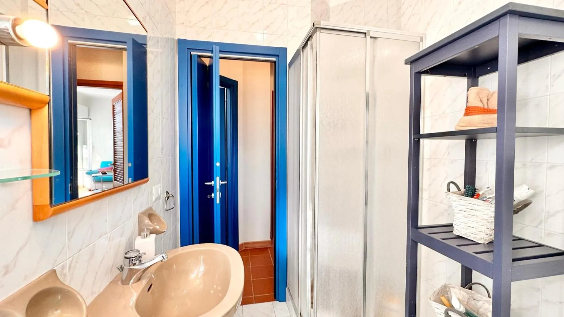 Hostdomus - Nel Blu - Bike And Sea Apartment Finale Ligure Italy