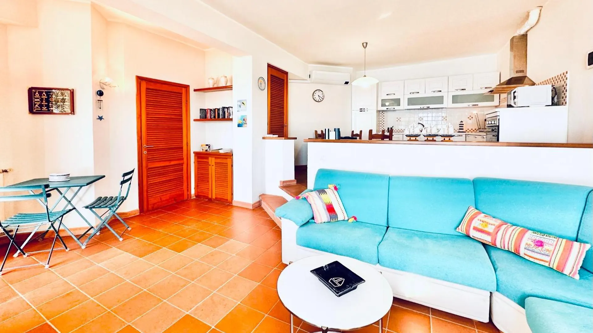 Hostdomus - Nel Blu - Bike And Sea Apartment Finale Ligure 0*,  Italy