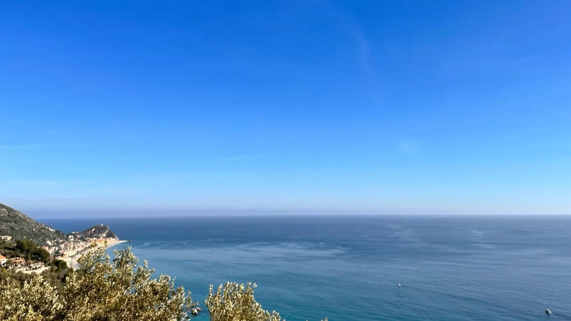 Hostdomus - Nel Blu - Bike And Sea Apartment Finale Ligure Italy