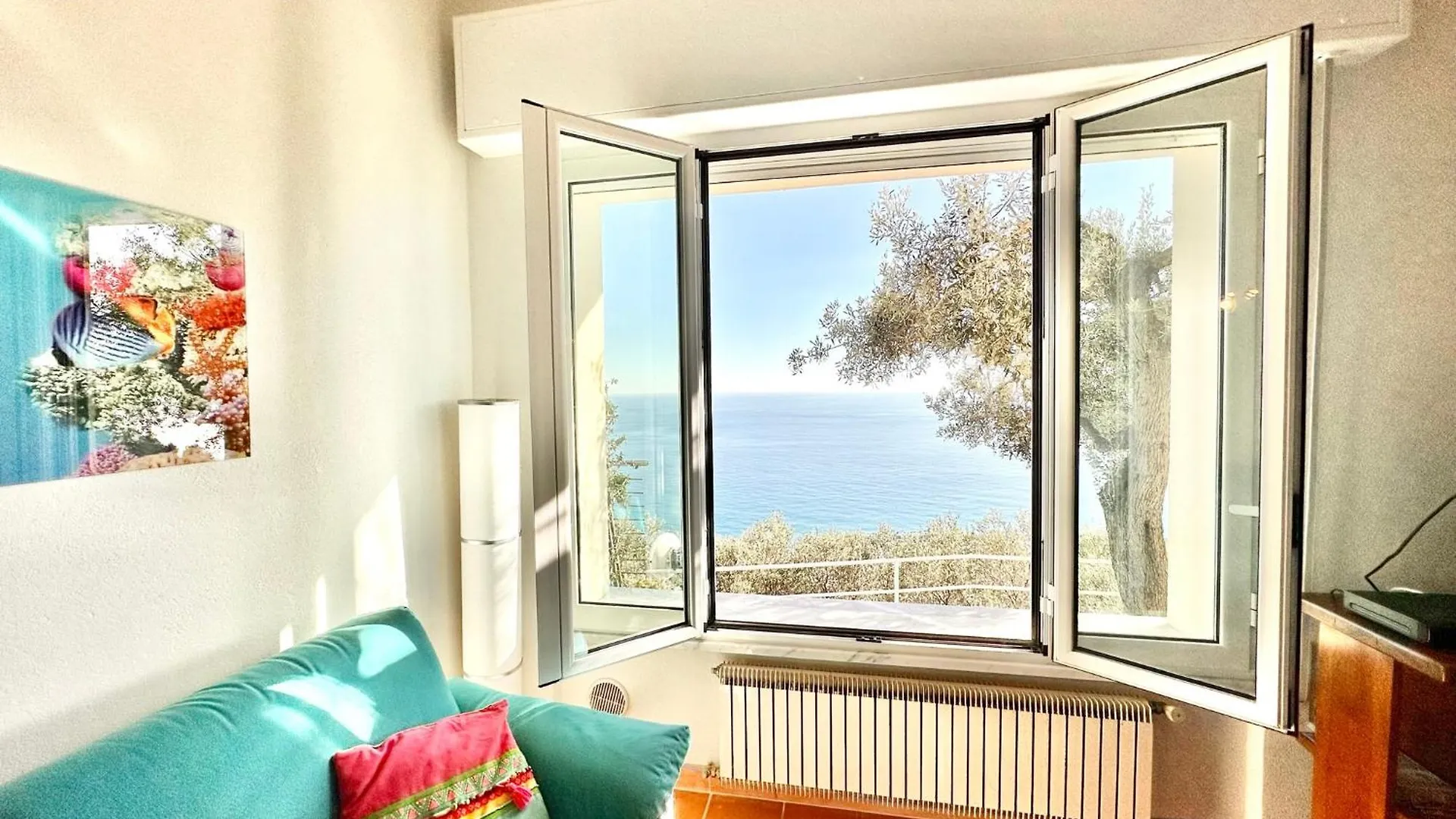 Hostdomus - Nel Blu - Bike And Sea Apartment Finale Ligure Italy
